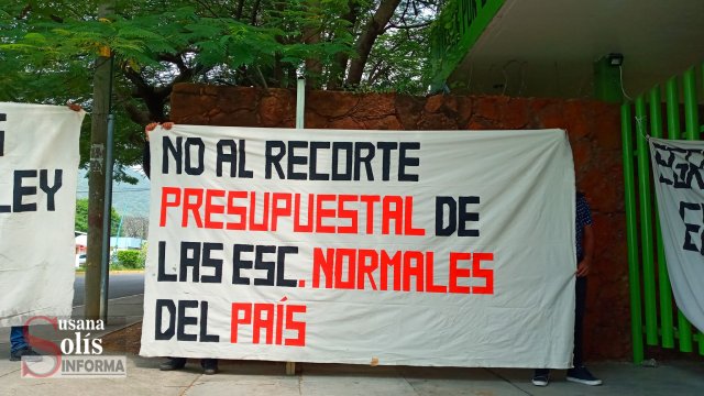 Susana Solis Informa PROTESTAN estudiantes ante desaparición de normales del país