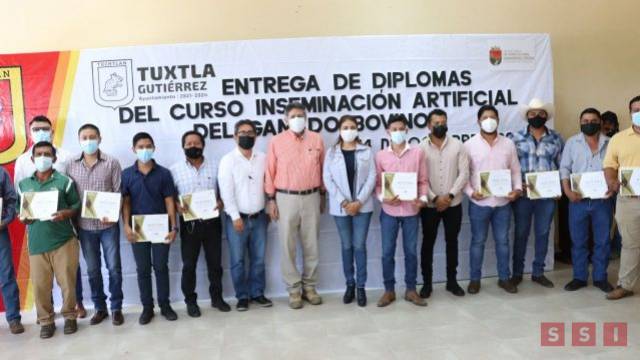 Susana Solis Informa Entrega Carlos Morales y SAGyP diplomas a participantes del Curso de Inseminación Artificial de Ganado Bovino