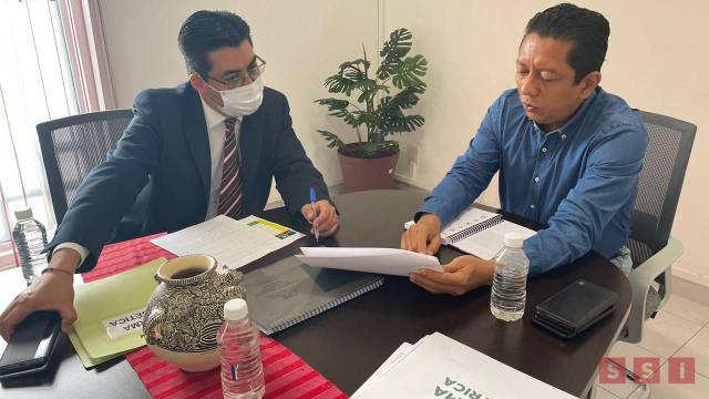 Susana Solis Informa Sostiene Llaven Abarca reunión de trabajo con funcionarios de la CFE Tuxtla Gutiérrez