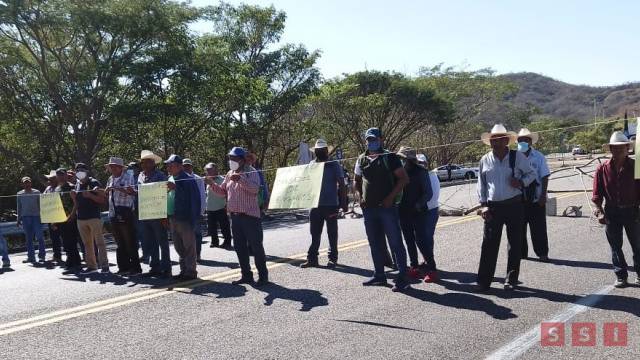 Susana Solis Informa BLOQUEAN autopista Ocozocoautla-Arriaga tras falta de pagos