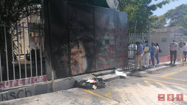 Susana Solis Informa PROTESTAN maestros interinos por falta de pagos desde el 2016