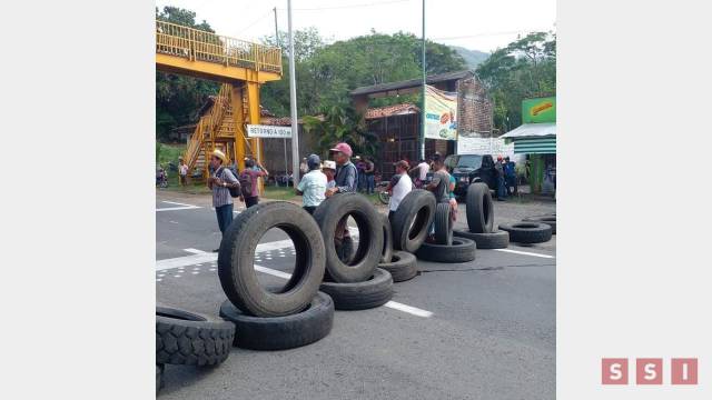 Susana Solis Informa GANADEROS bloquean carretera de la costa de Chiapas