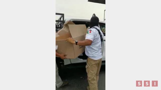 Susana Solis Informa EN REVISIÓN de rutina “cachan” a migrantes que viajaban amontonados en camioneta