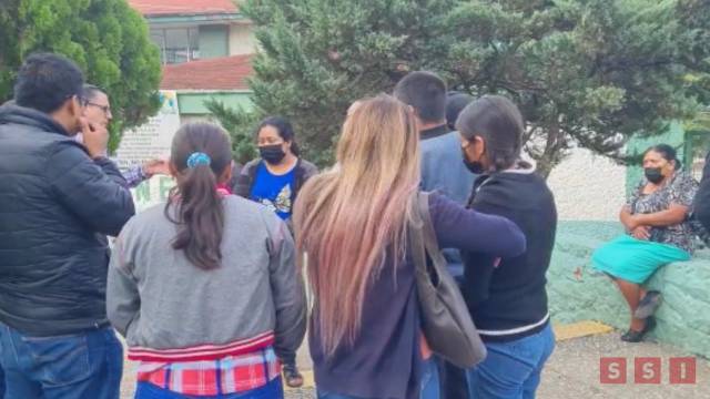 Susana Solis Informa Confirman padres de familia que encontraron pastilla azul en botellas de agua en escuela de Bochil