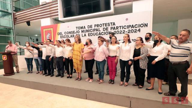 Susana Solis Informa Toman protesta al Consejo Municipal de Participación Escolar en la Educación 2022-2024 en Tuxtla