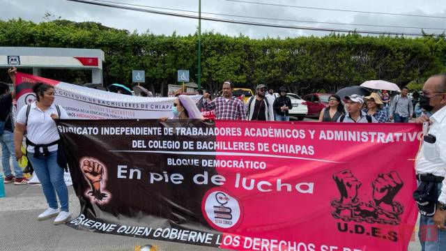 Susana Solis Informa Protestan académicos y administrativos del COBACH por jubilaciones anticipadas sin autorizarlas