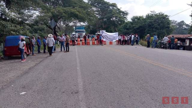 Susana Solis Informa BLOQUEAN carretera Carranza-Comitán