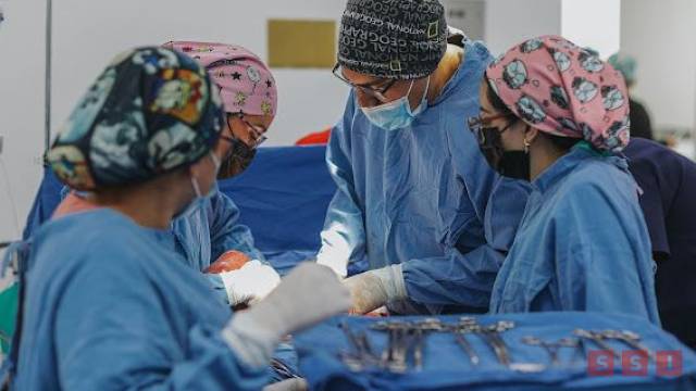 Susana Solis Informa Médicos del IMSS Chiapas retiran tumor uterino, del tamaño de un balón de futbol soccer, a quincuagenaria