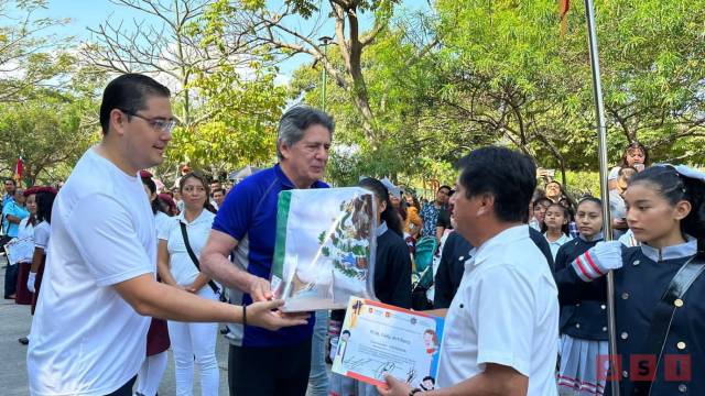 Susana Solis Informa Promueve Policía Municipal cultura cívica a través de escolta y banda de guerra