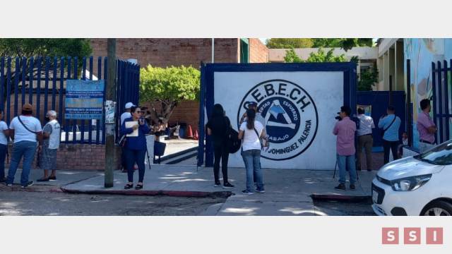 Susana Solis Informa Protestan padres y madres de familia por altas “cuotas voluntarias” en escuelas