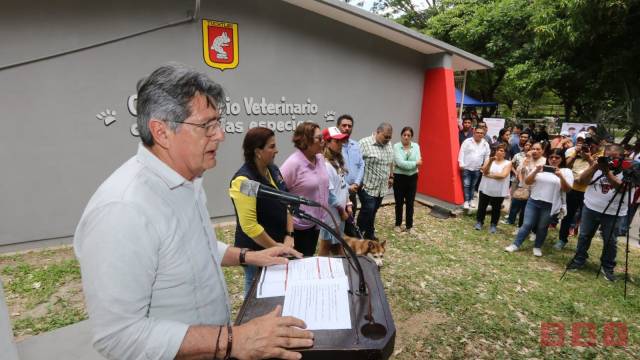 Susana Solis Informa Carlos Morales Vázquez inauguró el primer Consultorio Público de pequeñas especies en el Parque Tuchtlán