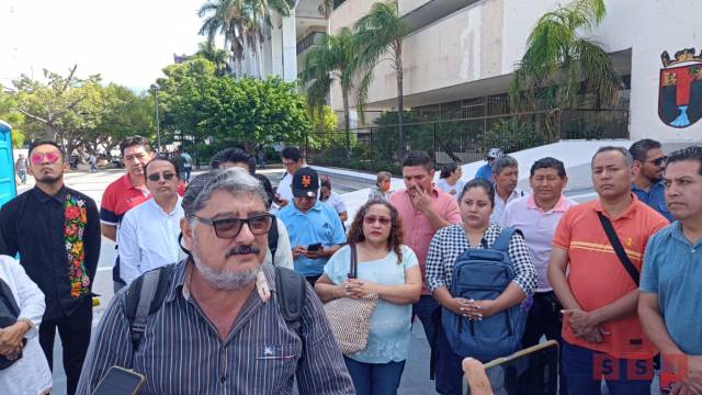 Susana Solis Informa Maestros de tecnologías y artes protestan por incumplimiento de pagos