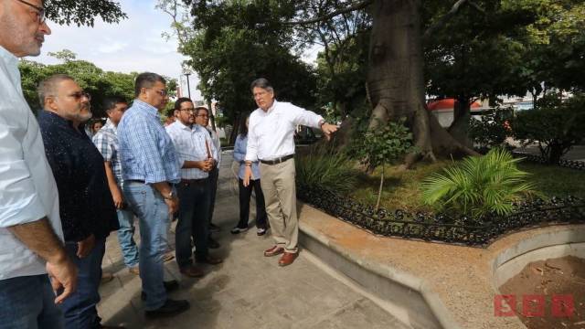 Susana Solis Informa SUPERVISA alcalde de Tuxtla Carlos Morales obra del Parque de la Marimba