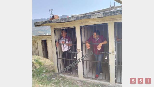 Susana Solis Informa POR CULPA del “Conta Gil” en Ocosingo, encierran a alcalde interino