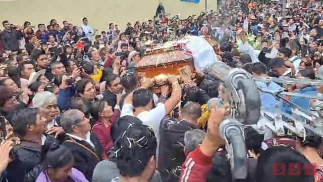 Susana Solis Informa ASÍ DESPIDIERON al padre Marcelo Pérez en San Andrés Larráinzar; estuvo el Obispo Emérito Raúl Vera