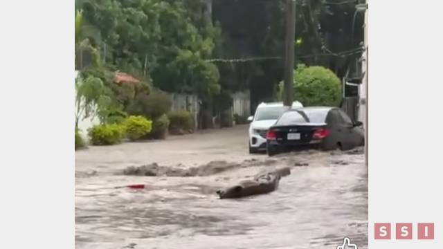 Susana Solis Informa Se desborda río San Agustín en Tuxtla; hay varias casas afectadas