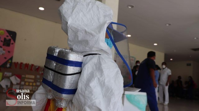 Susana Solis Informa Infante culmina vacunación protegido con disfraz de astronauta