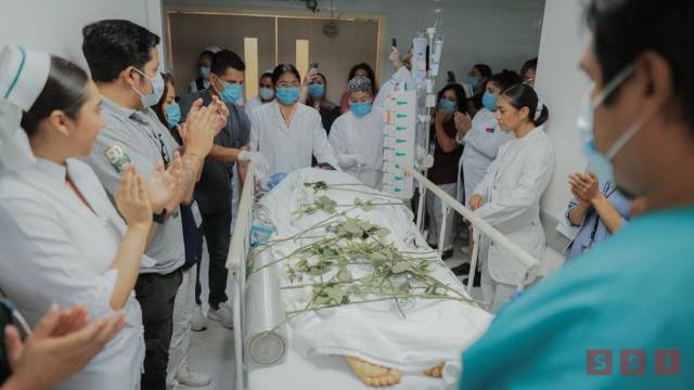 Susana Solis Informa Entre aplausos despiden en el IMSS a hombre que salvó vidas con donación de órganos en Tuxtla