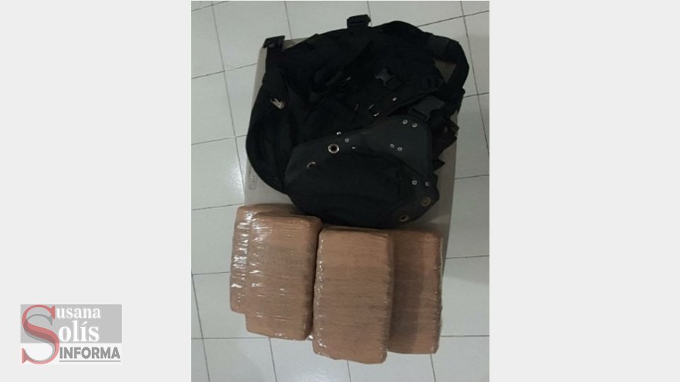 Benjamín “E”, quien iba como pasajero y transportaba en una mochila, cinco paquetes de marihuana