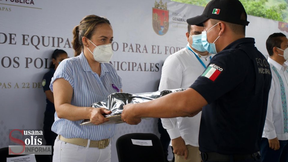 Participó en la entrega de equipamiento para el fortalecimiento y dignificación de las y los policías municipales en la Región Norte