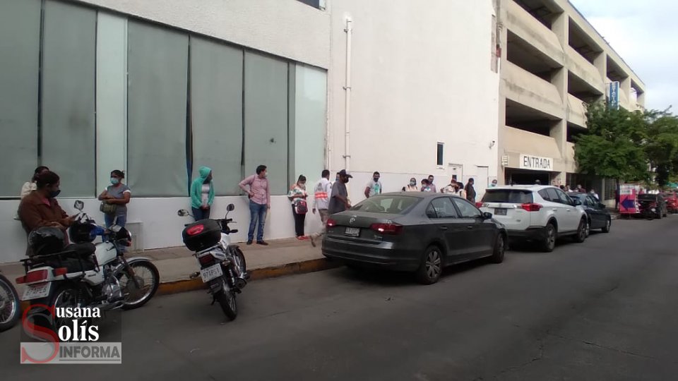 Principalmente acudieron al centro de la capital chiapaneca, instituciones bancarias, alrededor de mercados y centros comerciales.