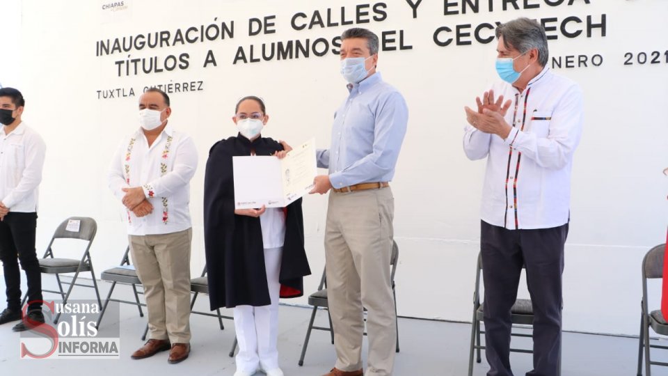 Rutilio Escandón entrega títulos a 723 estudiantes del Cecyte Chiapas - Susana Solis Informa