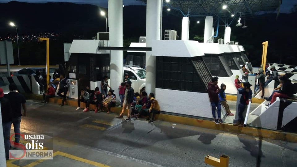 Desplazadas en Chiapas mantienen tomada caseta de cobro Susana Solis Informa