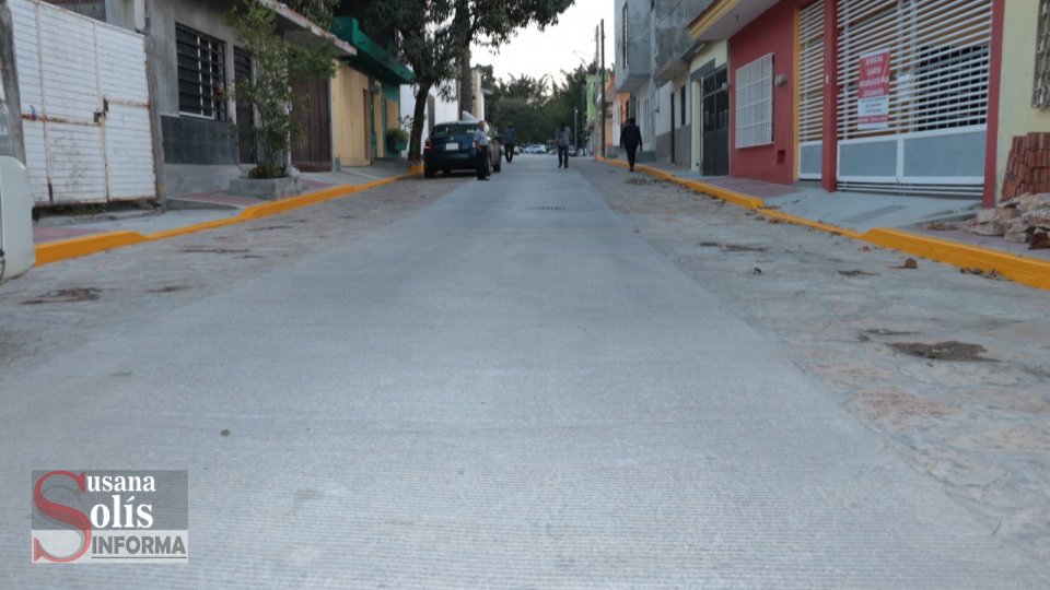 SUPERVISA alcalde construcción terminada de un puente, muro de contención, pozo de visita y luminarias