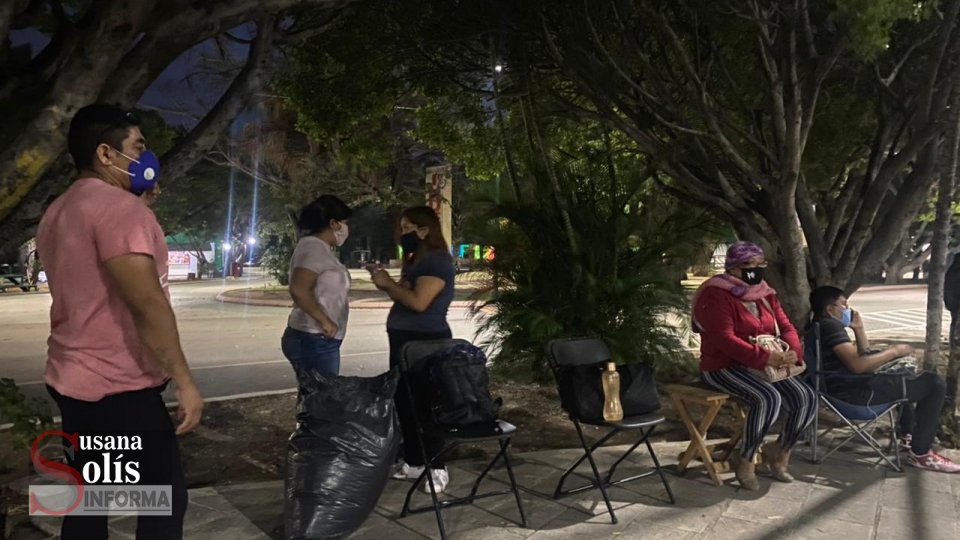 DESDE hoy hacen filas para recibir vacuna antiCovid en Tuxtla Gutiérrez - Susana Solis Informa