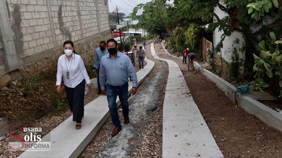 Supervisa Karla Burguete Torrestiana obra de pavimentación en la colonia Rivera Cerro Hueco Susana Solis Informa