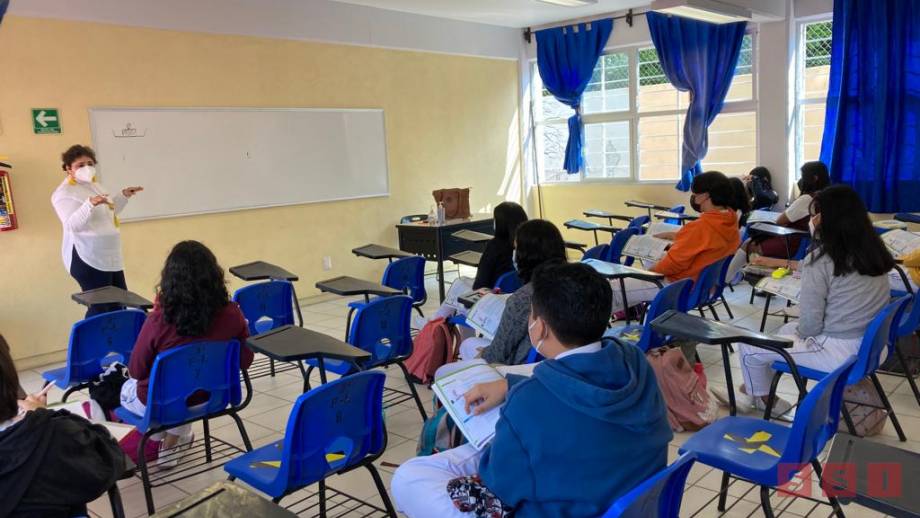 REGRESAN a las aulas alumnos de la Secundaria “López Mateos” Susana Solis Informa