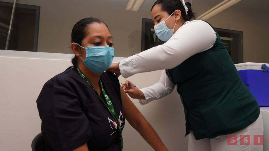 APLICARÁN vacuna de refuerzo a personal de salud del IMSS Susana Solis Informa