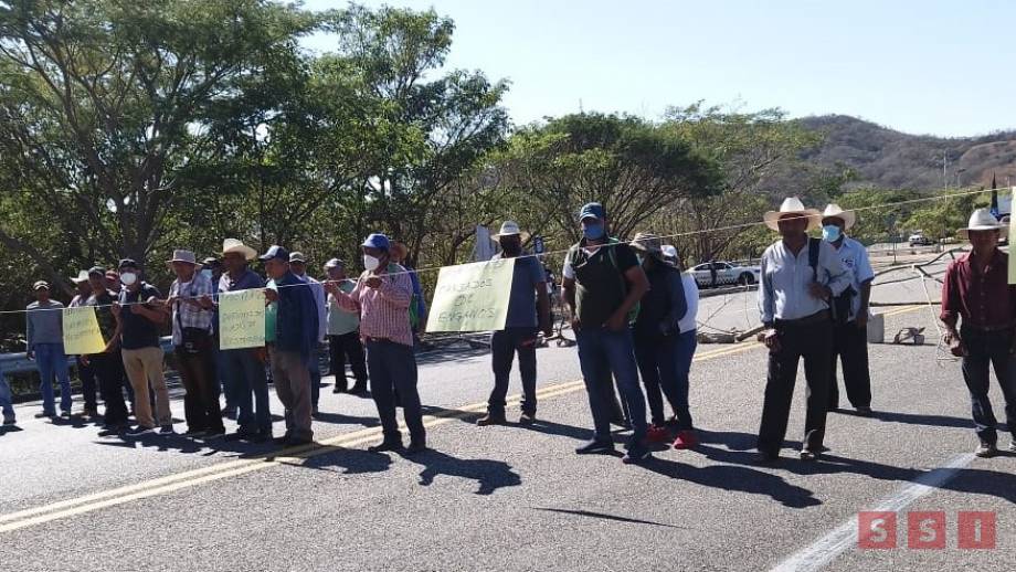 BLOQUEAN autopista Ocozocoautla-Arriaga tras falta de pagos - Susana Solis Informa