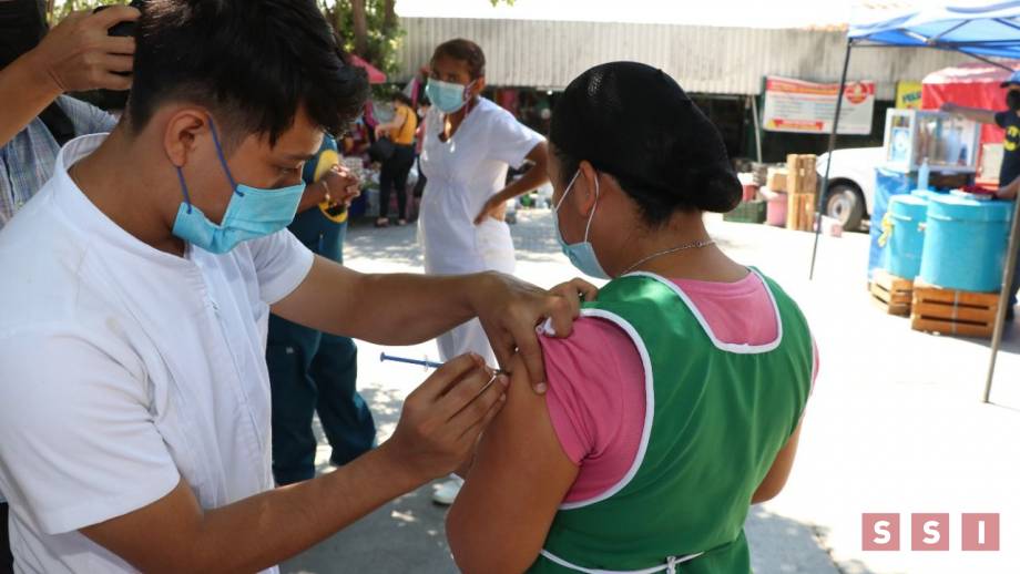 VACUNAN contra COVID en mercados de Tuxtla - Susana Solis Informa