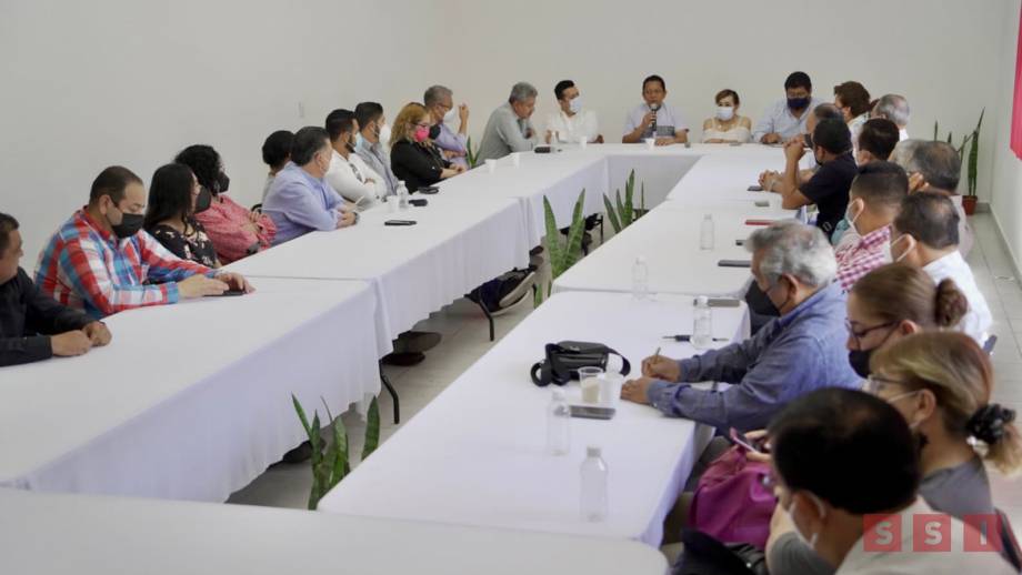 Promociona Llaven Abarca Consulta de Revocación de Mandato con representantes del magisterio en Tuxtla - Susana Solis Informa