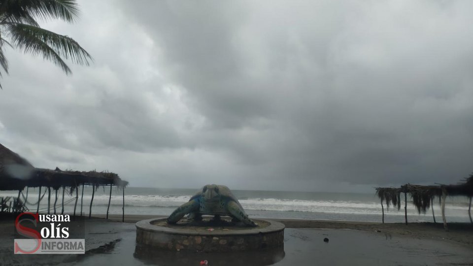 ALTO OLEAJE en Puerto Arista #Tonalá alcanza palapas y calles - Susana Solis Informa