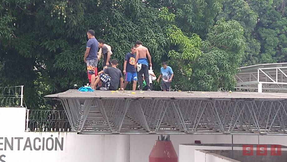 INTENTAN escapar migrantes de Estación Migratoria Siglo XXI Susana Solis Informa