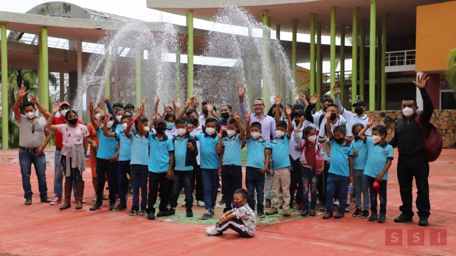INFANTES de escuelas de escasos recursos visitan Sbeel Dinosaurios del ICTI Susana Solis Informa