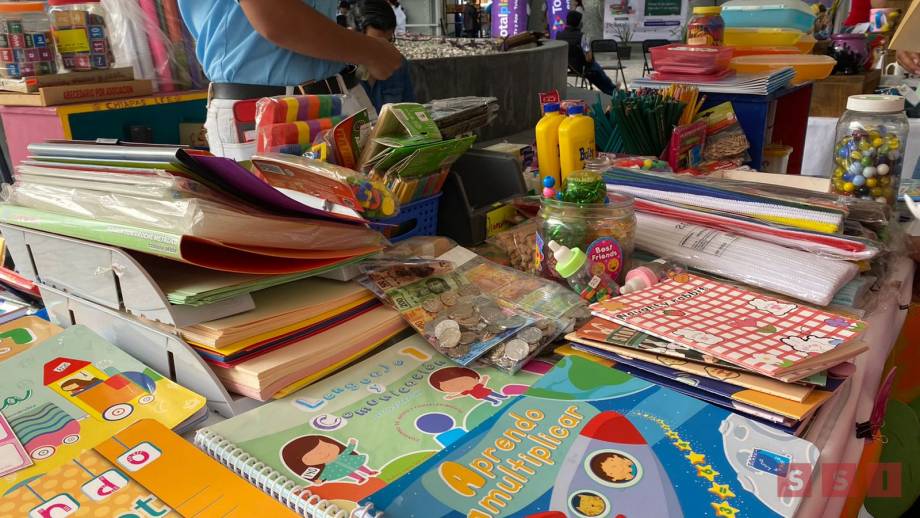 Más de dos mil 500 pesos gastarán padres de familia en útiles escolares - Susana Solis Informa
