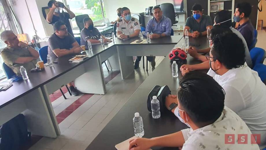 Se reúne Alexis Zuart con ciclistas de Tuxtl - Susana Solis Informa