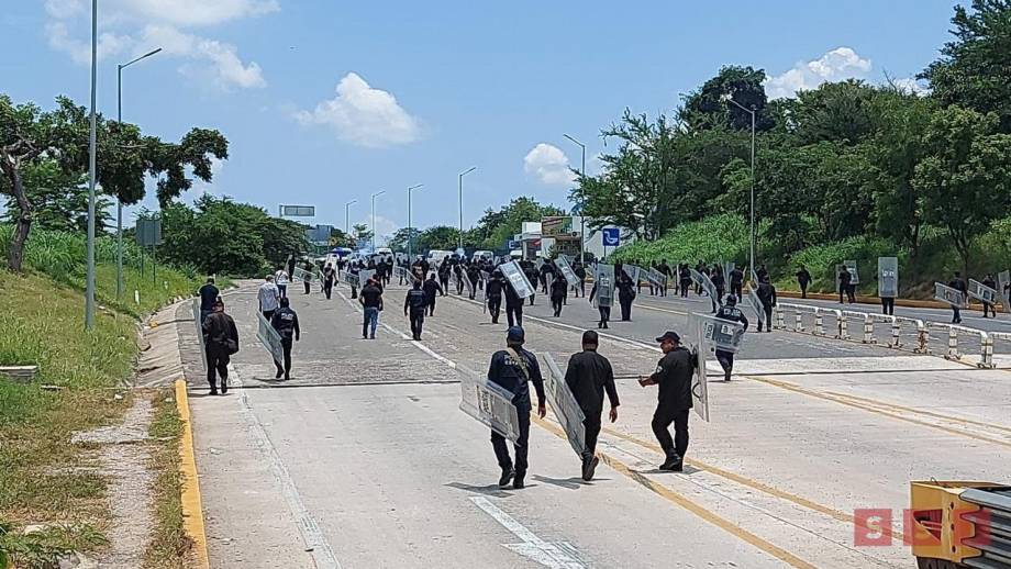 DETIENEN a 29 personas por bloqueo en caseta de cobro Chiapa de Corzo a SCLC - Susana Solis Informa