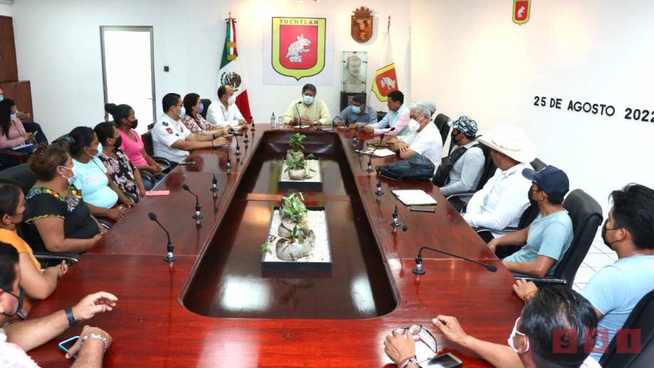 Recibe Carlos Morales a familiares de afectados y fallecidos del accidente del transporte público en Tuxtla - Susana Solis Informa