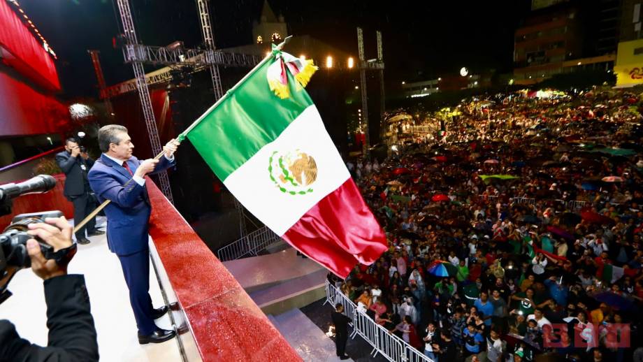 Con arenga ¡muera la corrupción! y ¡viva la justicia!, Rutilio Escandón da Grito de Independencia de México - Susana Solis Informa