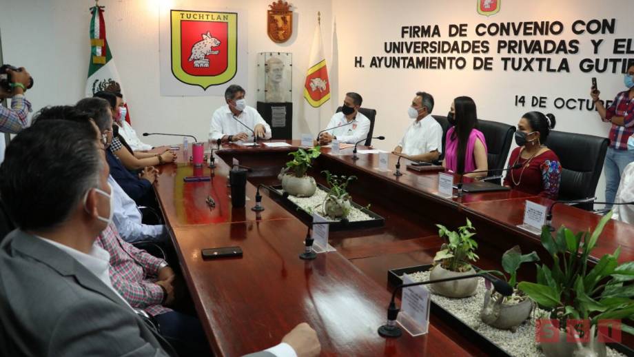 Firma convenio Carlos Morales con Universidades privadas de Tuxtla - Susana Solis Informa