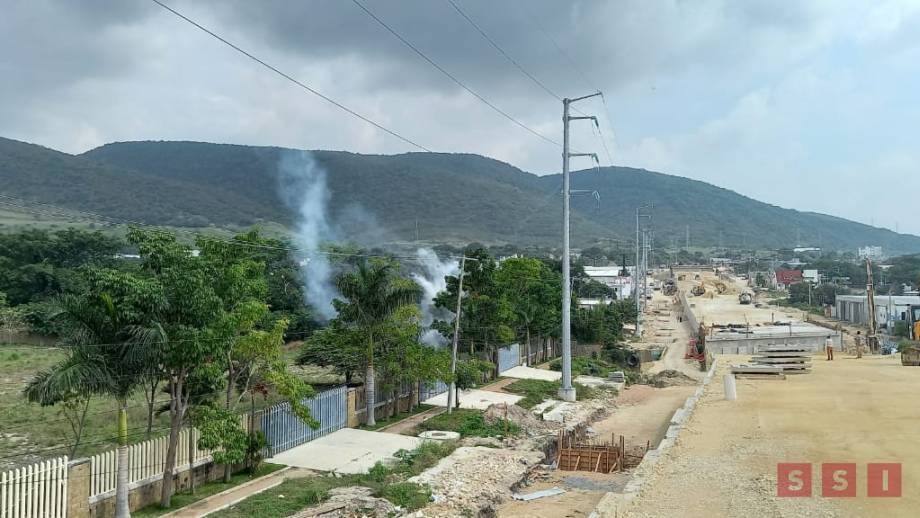 Lanzan normalistas bombas molotov a trabajadores de obra del Paso a Desnivel en Chiapas - Susana Solis Informa