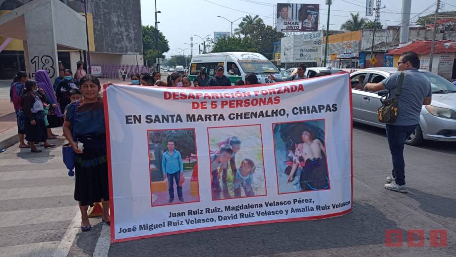Se manifiestan desplazados de Chenalhó; piden reubicación - Susana Solis Informa