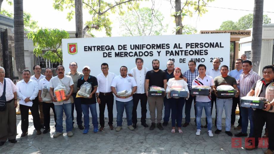 Carlos Morales realiza entrega de uniformes y equipos al personal operativo del Ayuntamiento - Susana Solis Informa