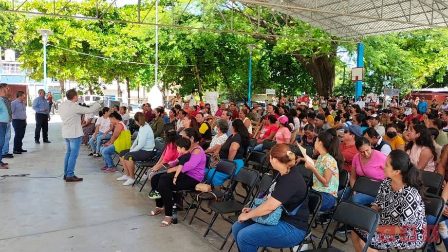 Imparten conferencia “Diálogo la mejor comunicación entre Padres e Hijos para evitar las adicciones” - Susana Solis Informa
