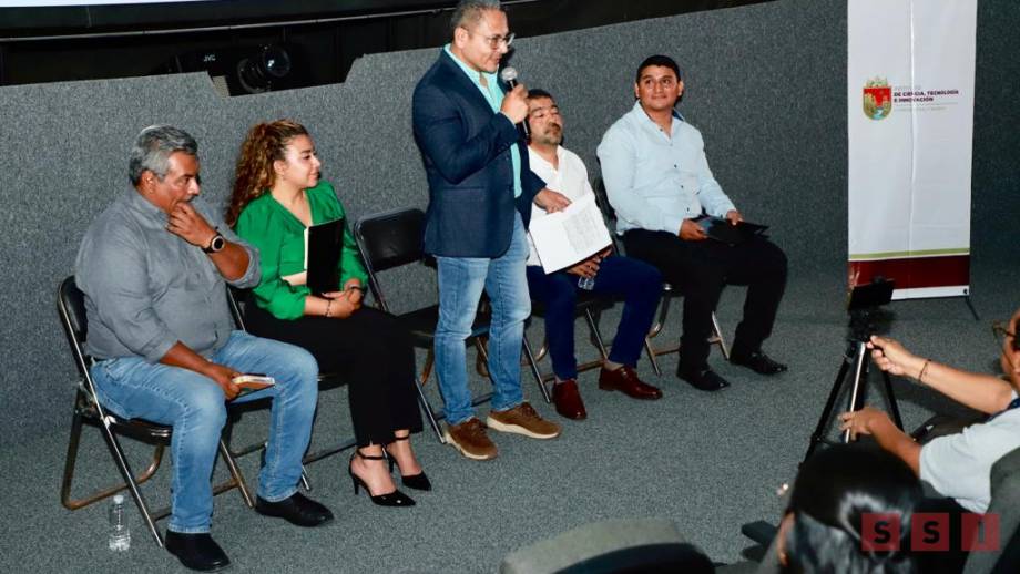 Helmer Ferras entrega becas para tesis de licenciatura y posgrado Susana Solis Informa