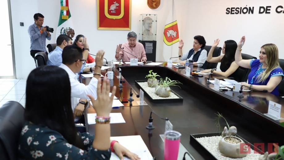 ENCABEZA alcalde Carlos Morales sesión de cabildo; aprueban donativo a la Cruz Roja - Susana Solis Informa